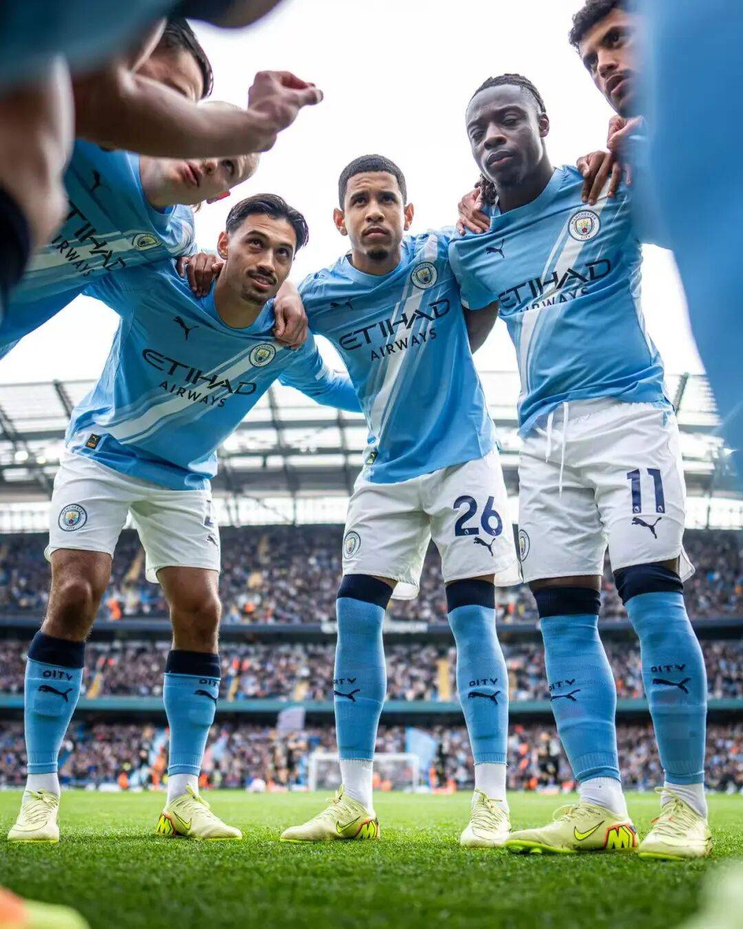 凯恩73场德甲比赛进75球，比同期进球数第二的吉拉西多21球（凯恩德甲73场打进75球，同期领先吉拉西21球）