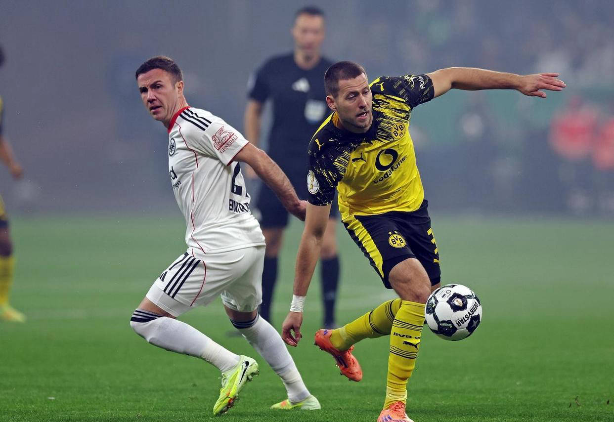 替补球员关键进球逆转比赛局势（替补登场献关键进球扭转战局）