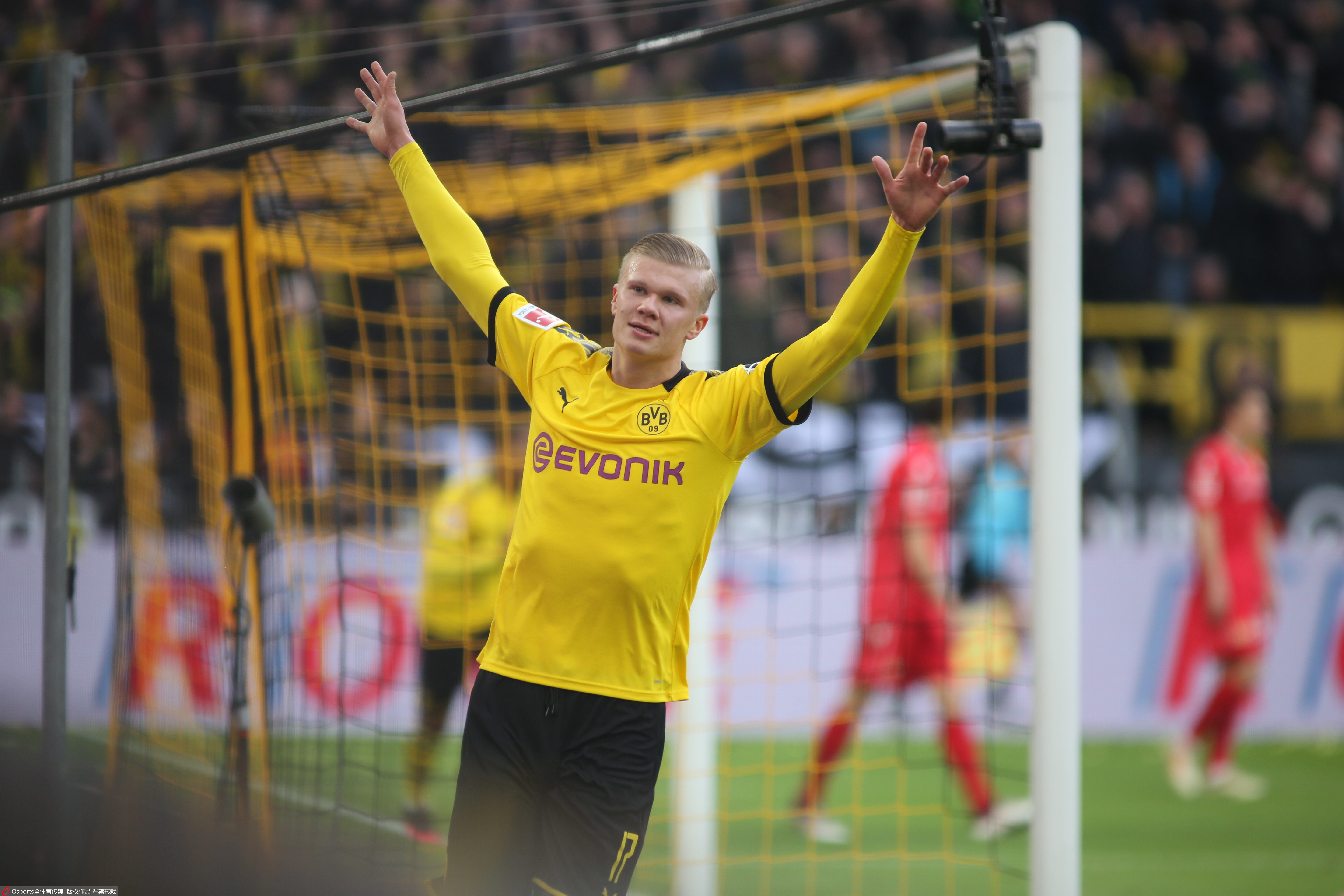 中超争冠格局发生变化（中超争冠态势生变）