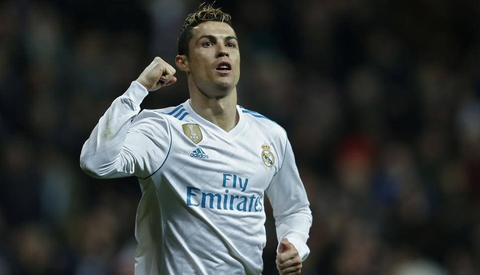 意大利上一场参加世界杯的首发11人：6人已退役，2人无球队（意大利上次世界杯首发11人中，6人已退役，2人暂无球队）