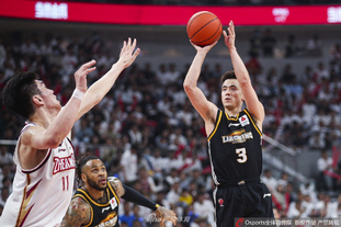 4场攻入3球，38岁瓦尔迪当选意甲11月最佳球员（38岁瓦尔迪4场3球，荣膺意甲11月最佳球员）